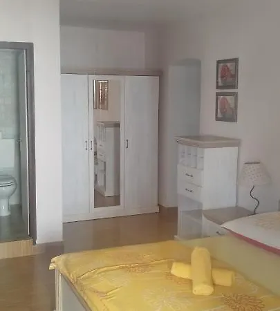 Am Apartment *