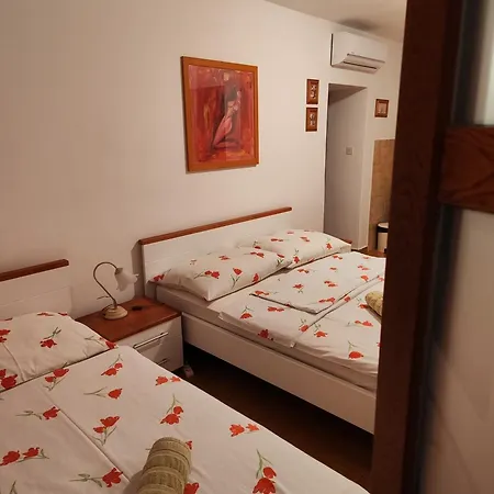 Apartment Am *